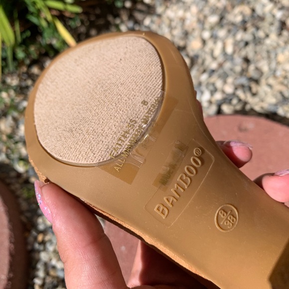 Heels - Picture 2 of 2